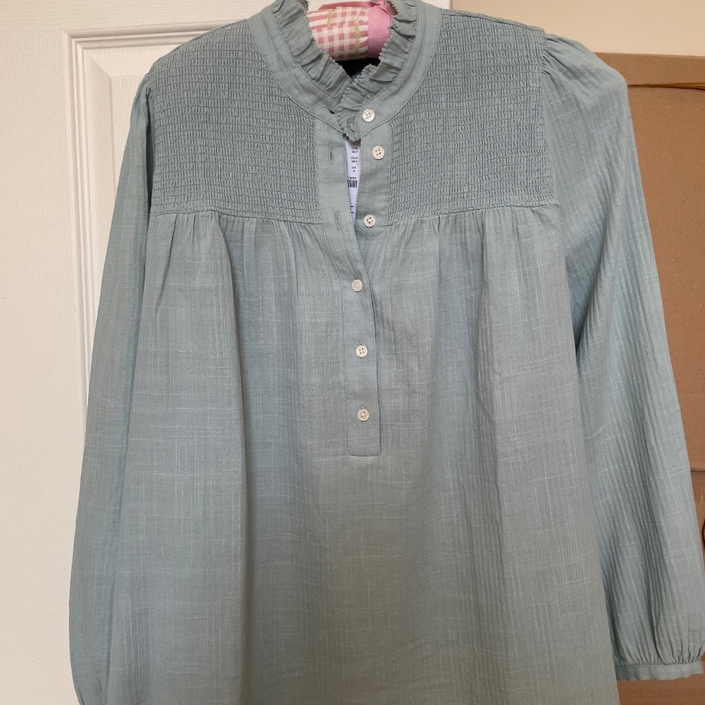 Never worn beautiful J Crew women's ruffled collar top.